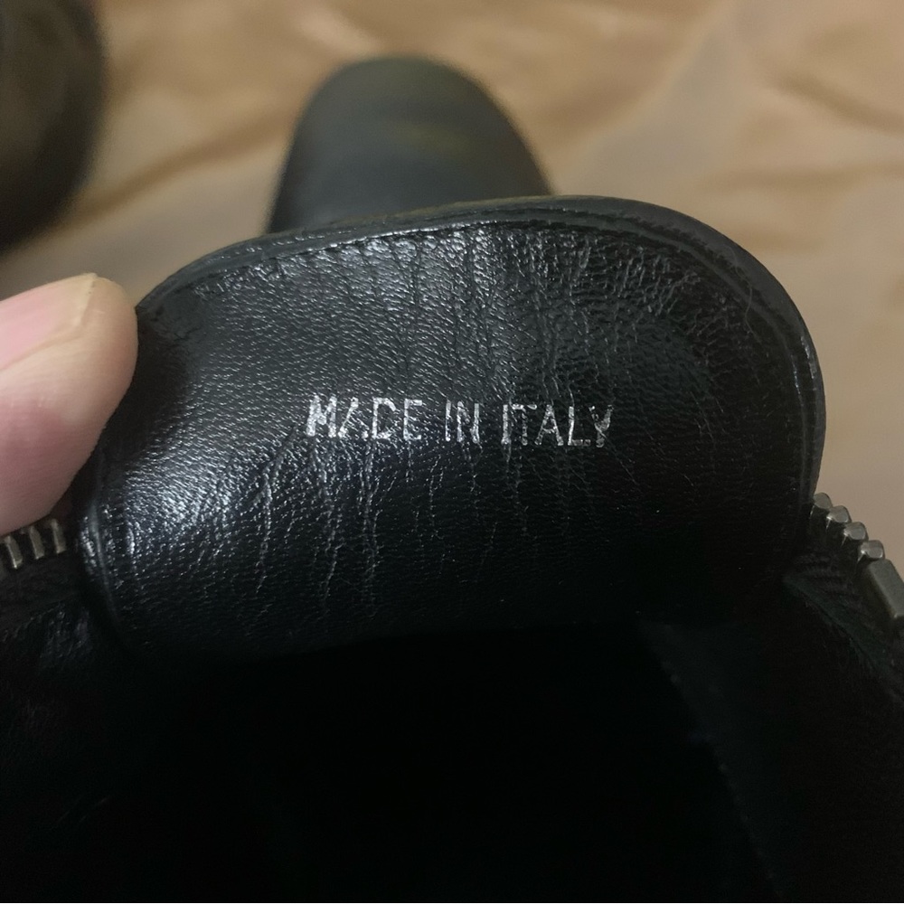 Louis Vuitton Loafers - Picture 8 of 13